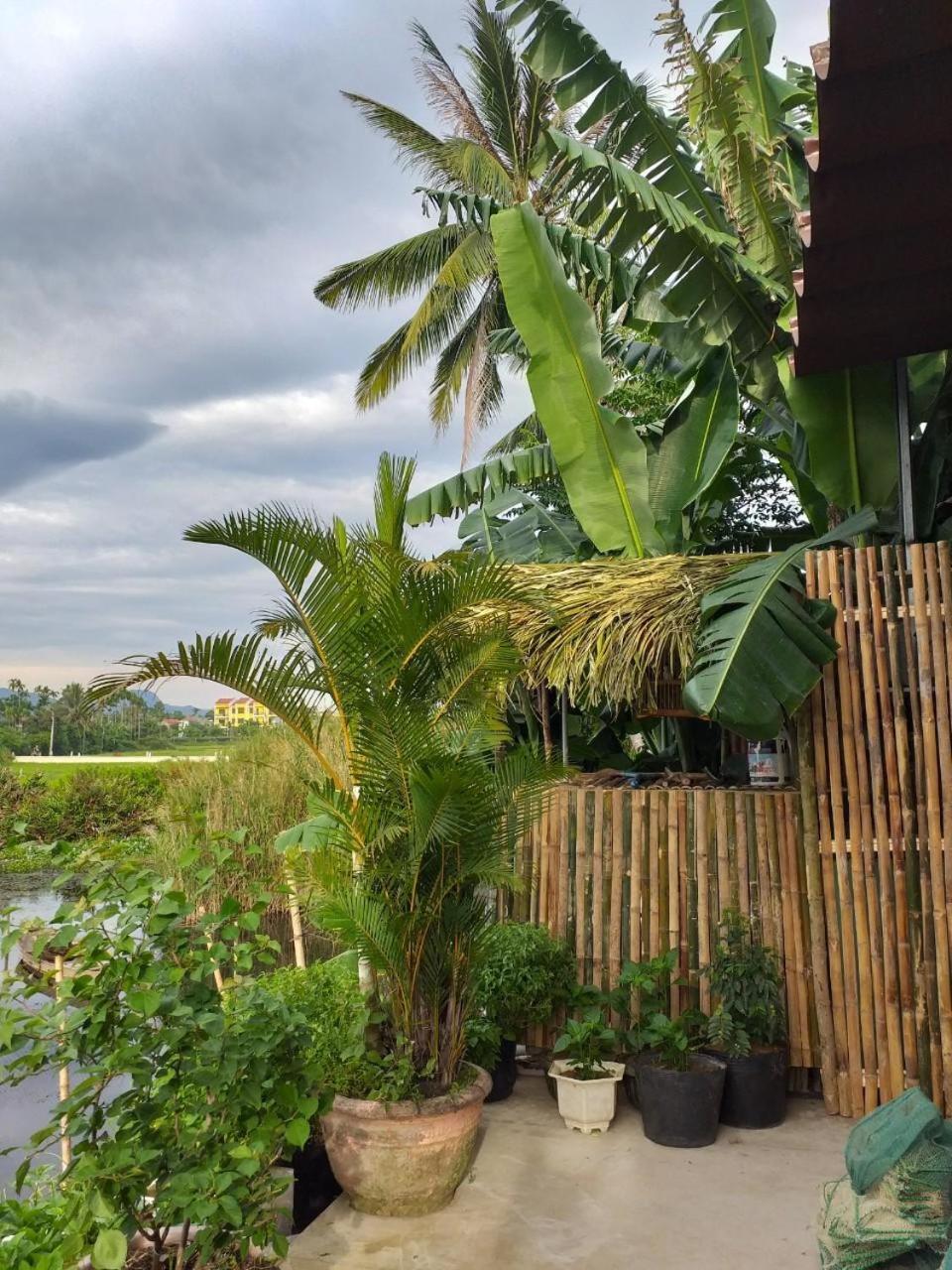 Gio Chieu Homestay - Riverside & Swimming Pool Hoi An Exterior foto